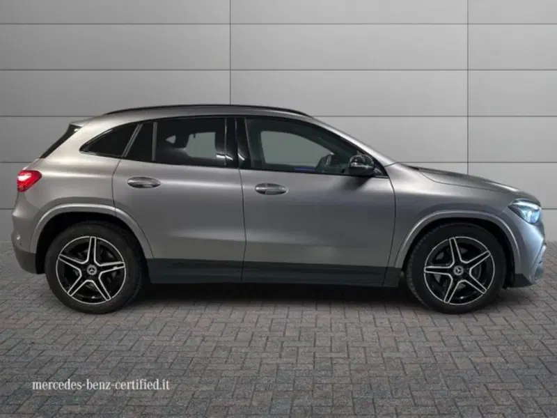 Mercedes-Benz GLA SUV usata a Avellino (5)