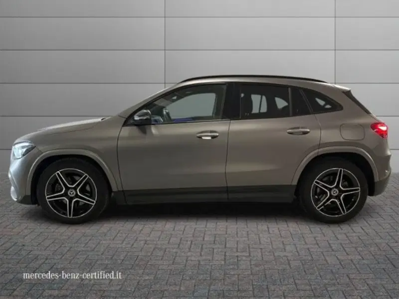 Mercedes-Benz GLA SUV usata a Avellino (6)