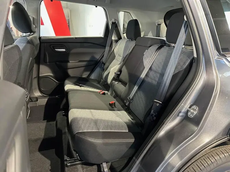 Nissan X-Trail nuova a Sondrio (11)