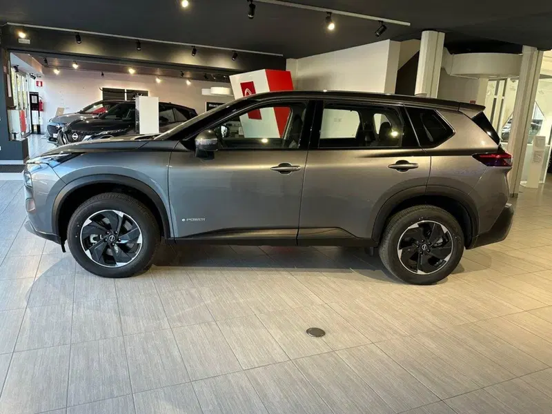 Nissan X-Trail nuova a Sondrio (2)
