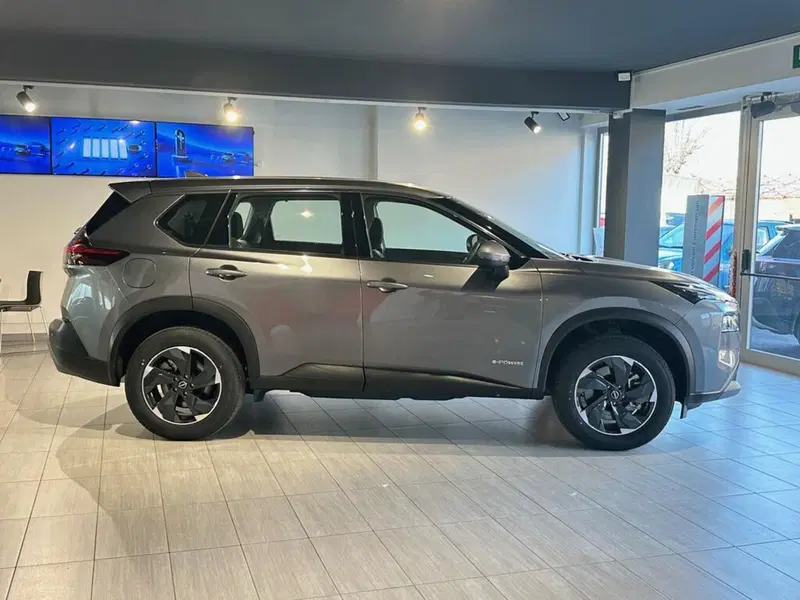 Nissan X-Trail nuova a Sondrio (6)