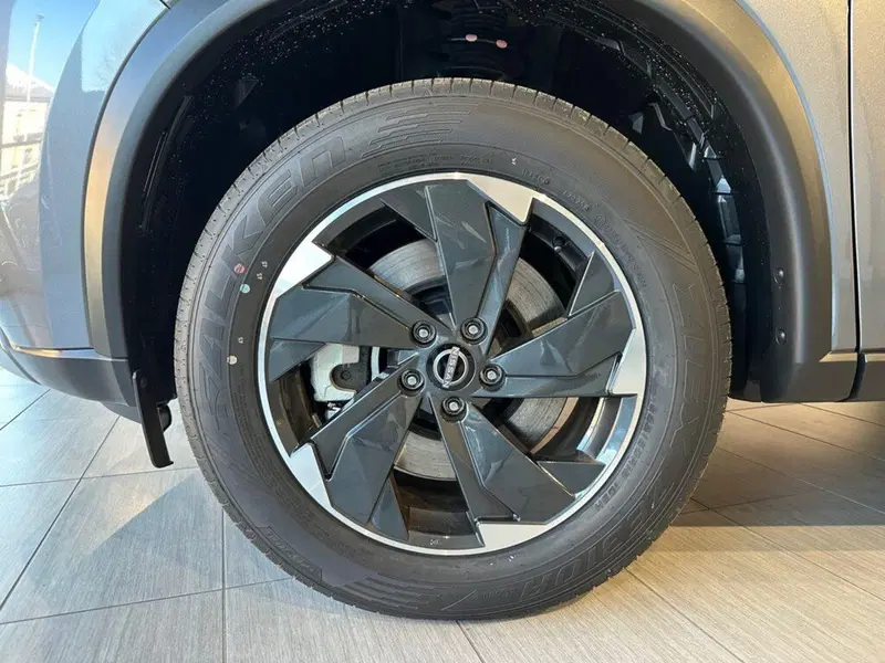 Nissan X-Trail nuova a Sondrio (9)