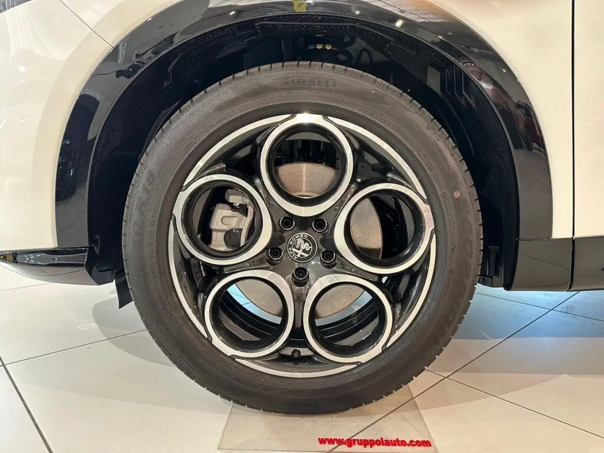 Alfa Romeo Tonale nuova a Sondrio (9)