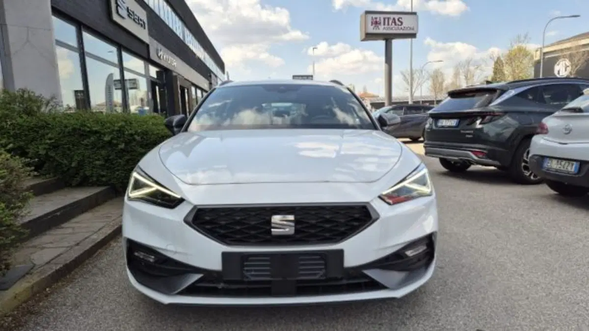 SEAT Leon ST nuova a Bologna (2)