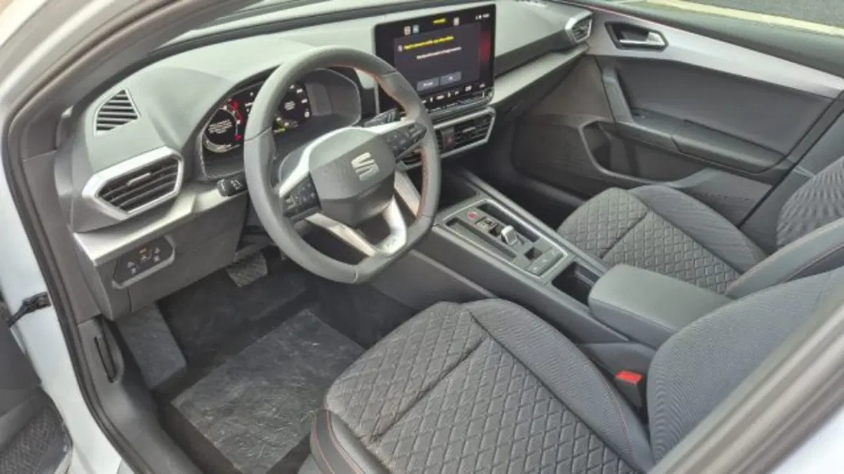 SEAT Leon ST nuova a Bologna (8)