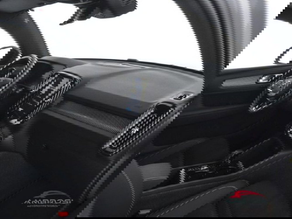 Volvo XC40 usata a Perugia (12)
