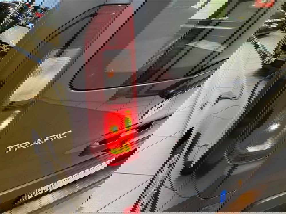 Renault Trafic Furgone usata a Como (8)