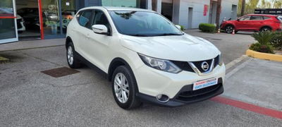 Nissan Qashqai 1.5 dCi Acenta del 2015 usata a Monte di Procida