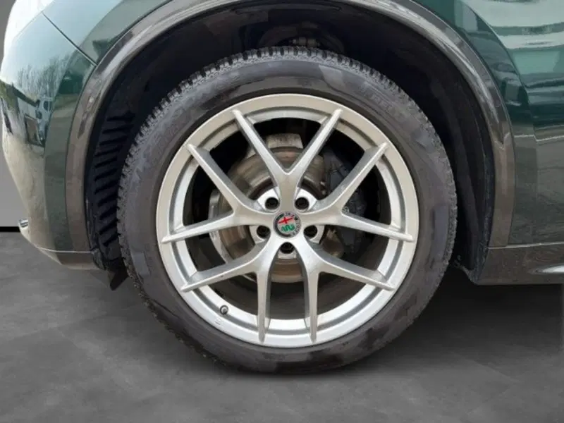 Alfa Romeo Stelvio usata a Lecce (10)