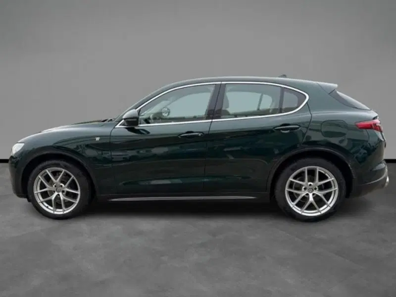 Alfa Romeo Stelvio usata a Lecce (2)