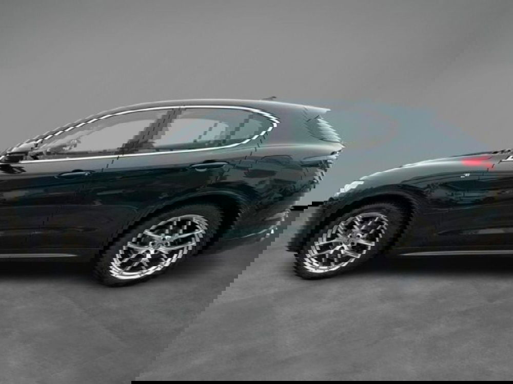 Alfa Romeo Stelvio usata a Lecce (2)