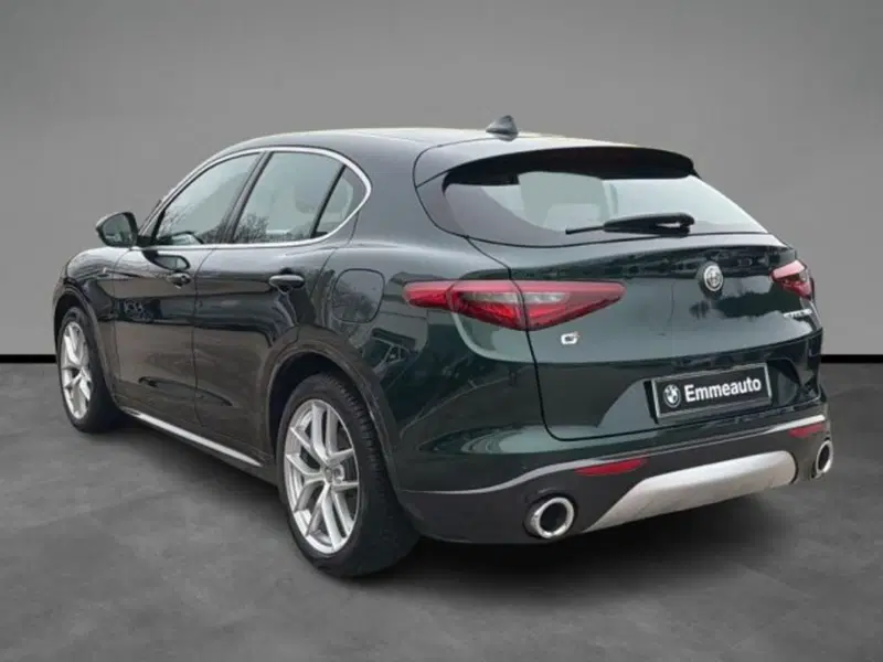 Alfa Romeo Stelvio usata a Lecce (3)