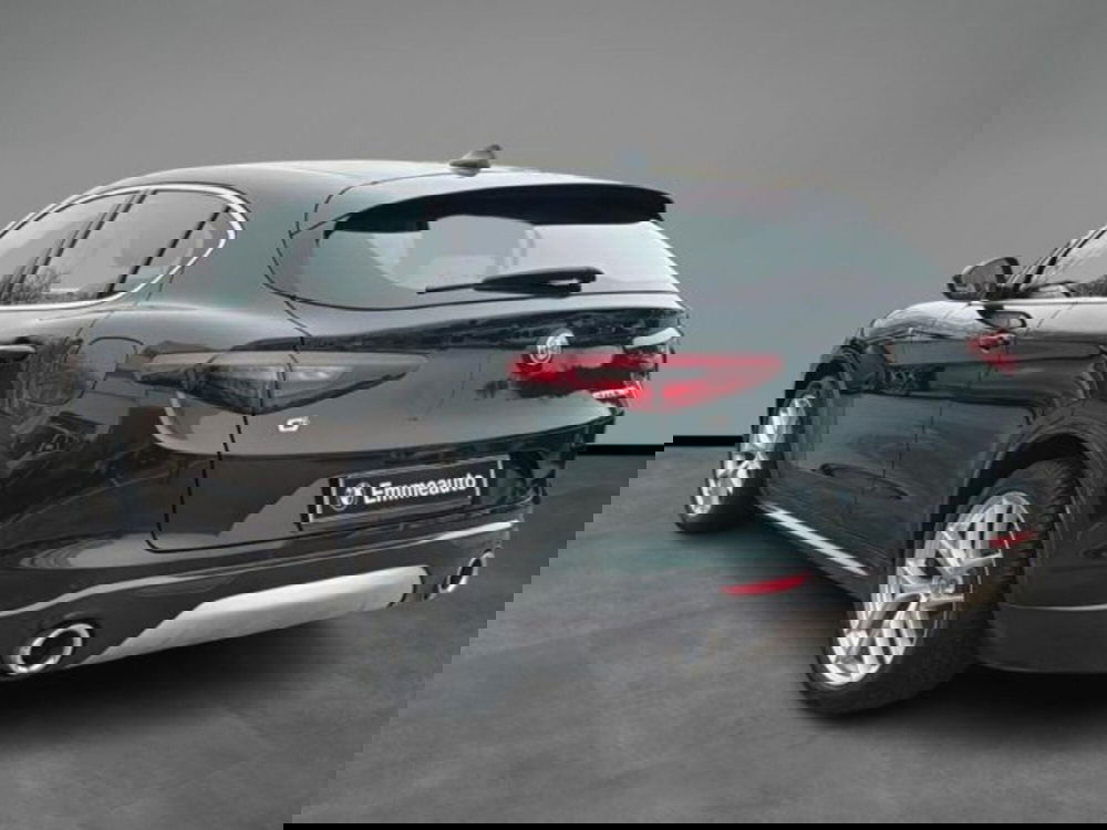 Alfa Romeo Stelvio usata a Lecce (3)