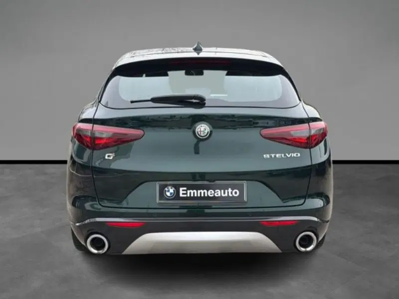 Alfa Romeo Stelvio usata a Lecce (4)