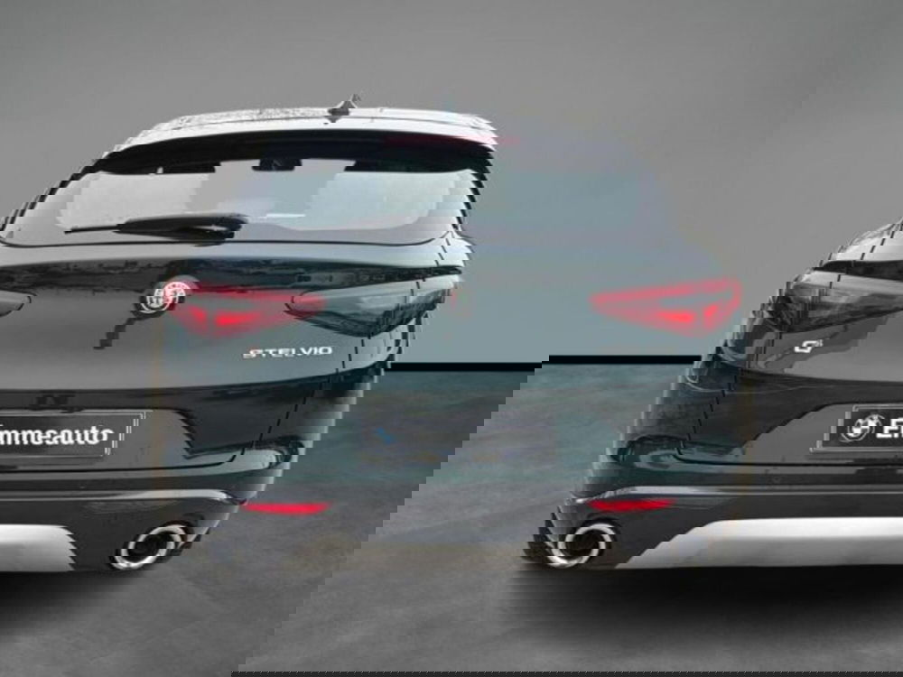Alfa Romeo Stelvio usata a Lecce (4)