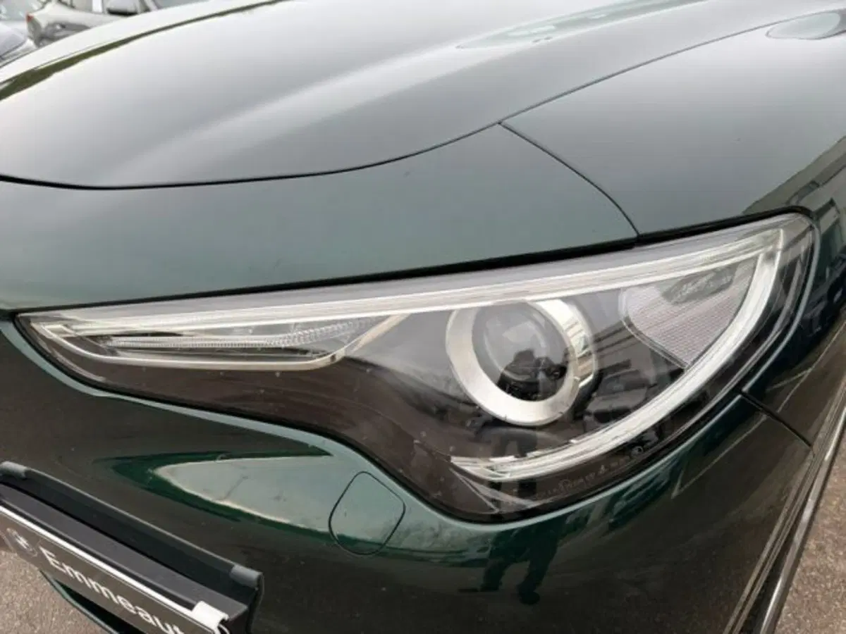 Alfa Romeo Stelvio usata a Lecce (8)