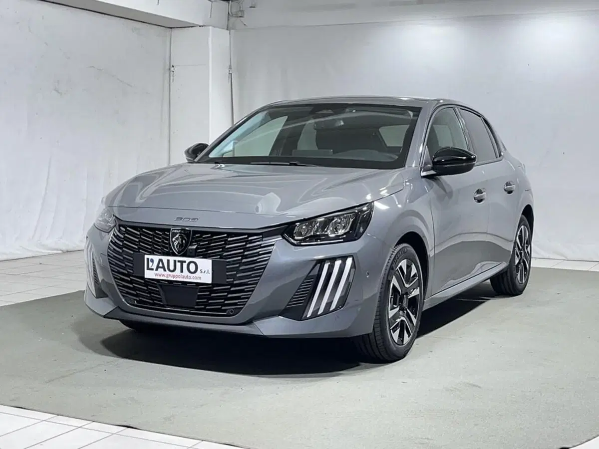 Peugeot 208 nuova a Sondrio