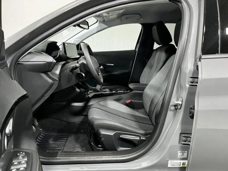 Peugeot 208 nuova a Sondrio (10)
