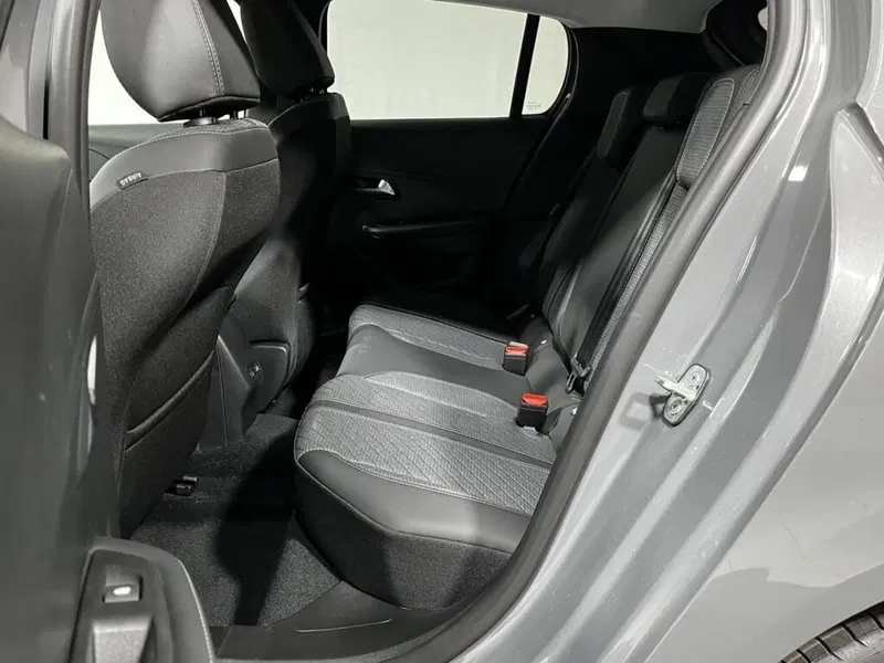 Peugeot 208 nuova a Sondrio (11)