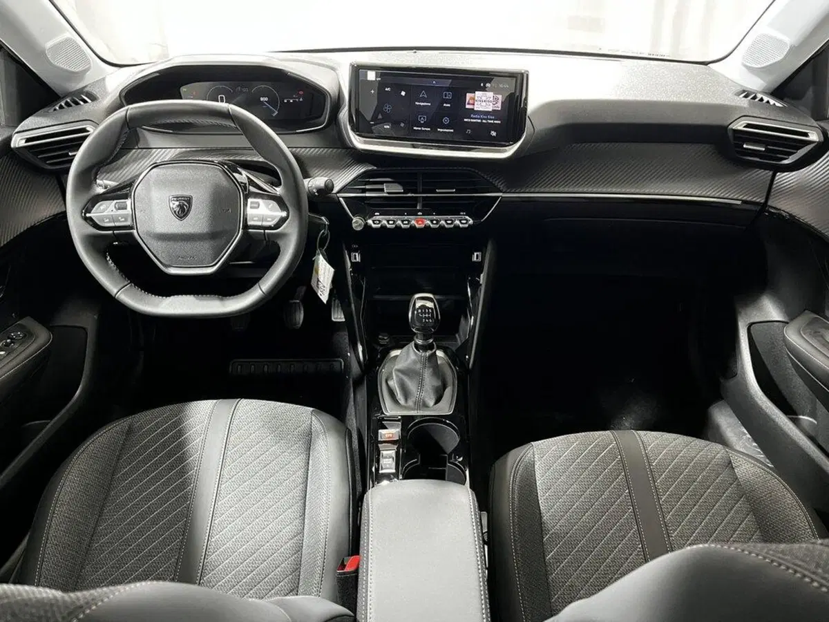 Peugeot 208 nuova a Sondrio (13)