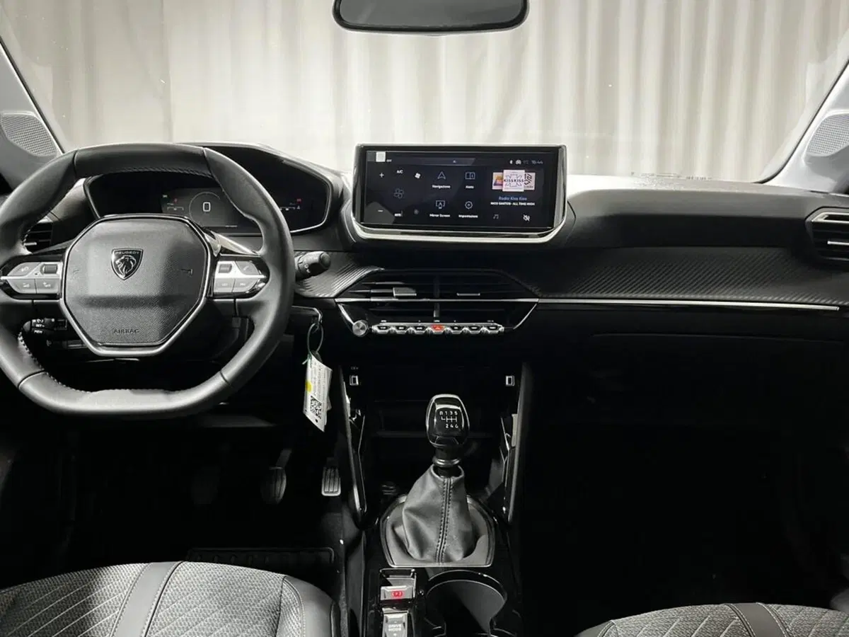 Peugeot 208 nuova a Sondrio (14)