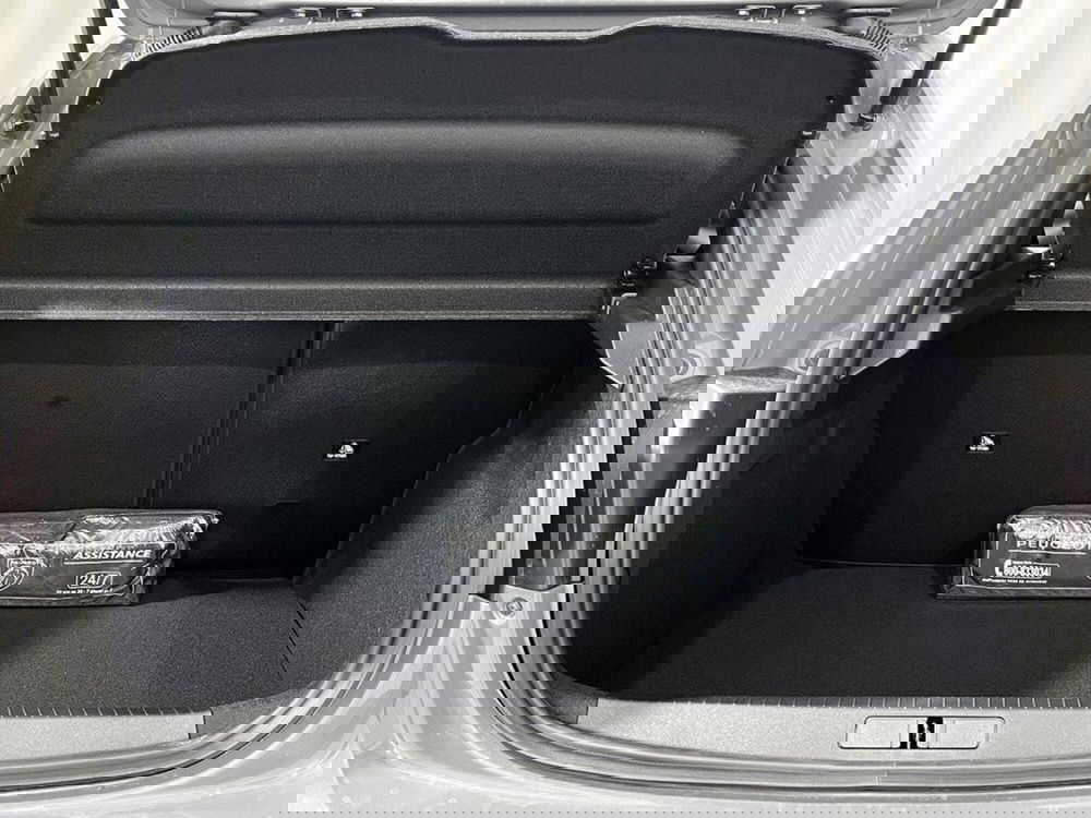 Peugeot 208 nuova a Sondrio (15)