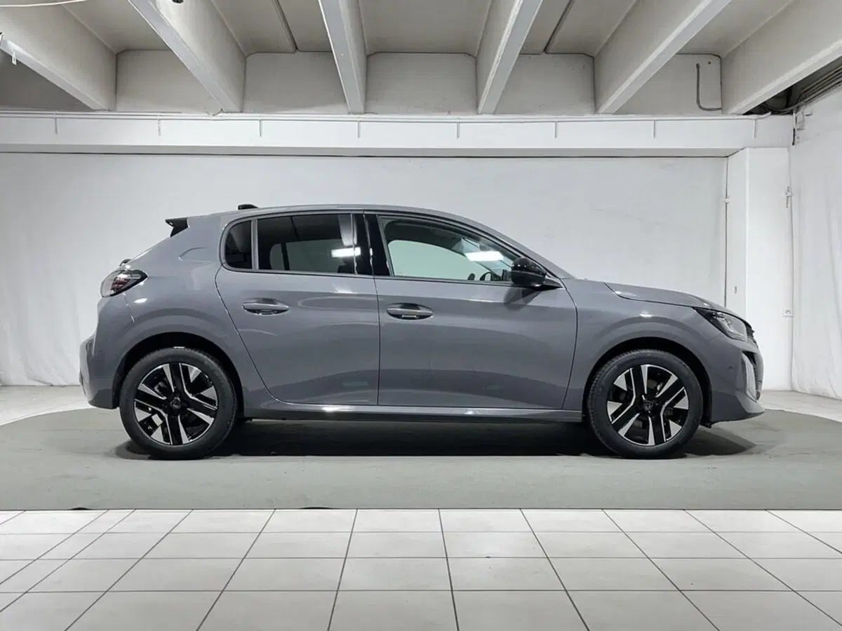 Peugeot 208 nuova a Sondrio (6)