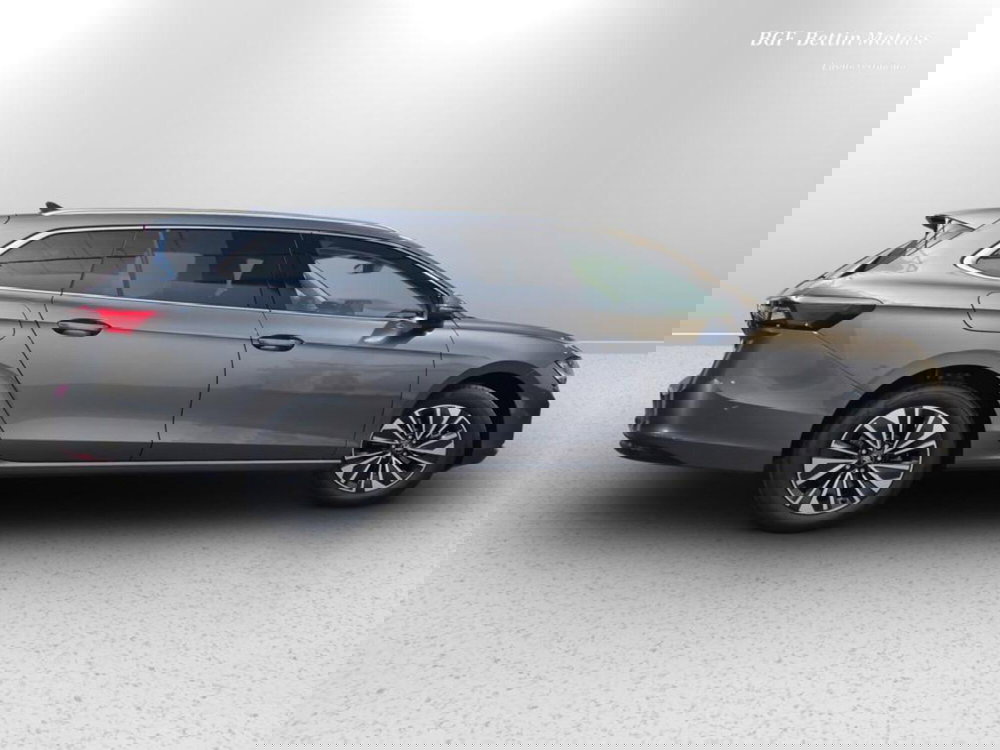 Skoda Superb nuova a Padova (5)