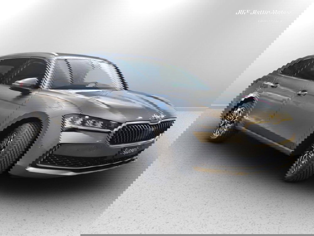 Skoda Superb nuova a Padova (6)