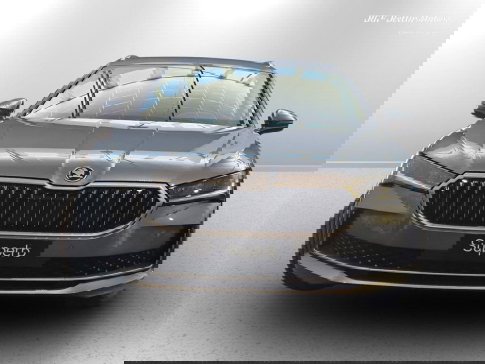 Skoda Superb nuova a Padova (7)