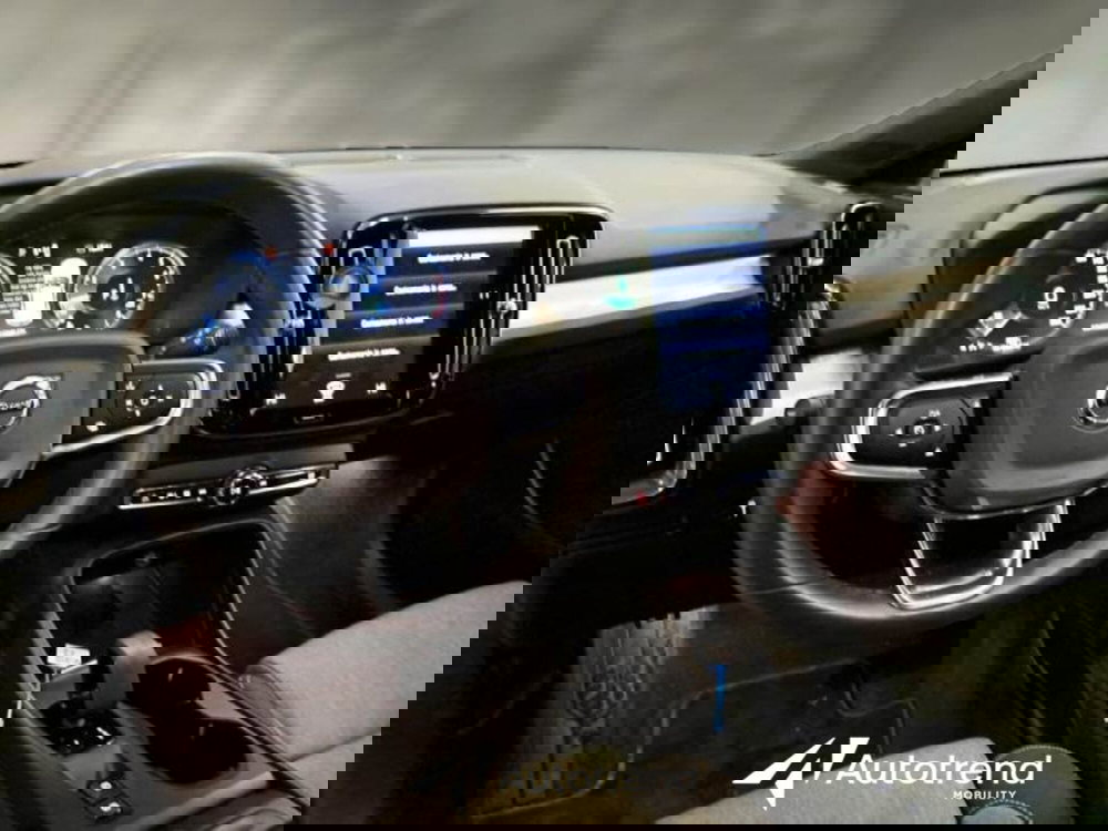 Volvo XC40 usata a Bari (18)