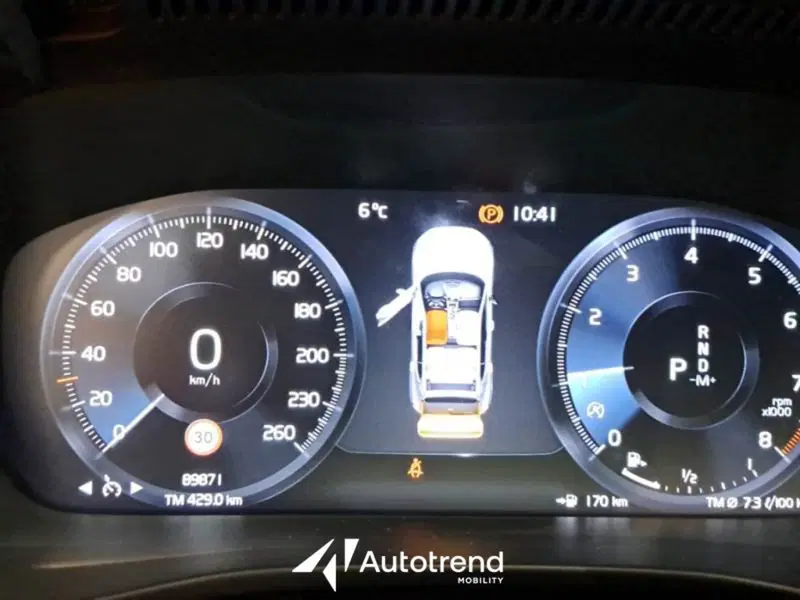 Volvo XC40 usata a Bari (19)