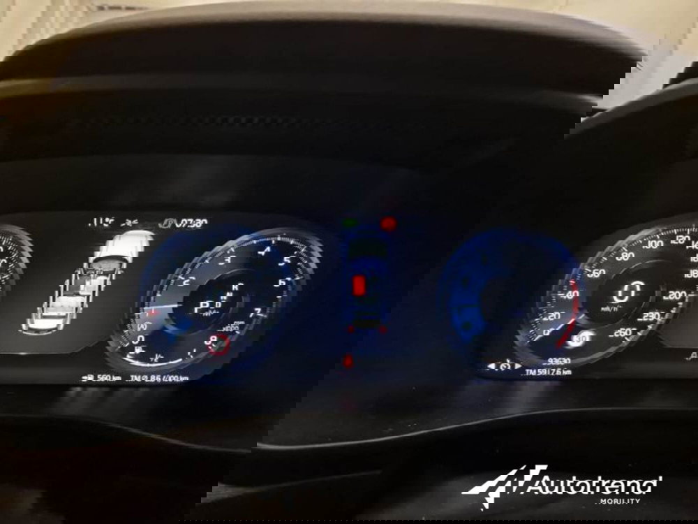 Volvo XC40 usata a Bari (18)