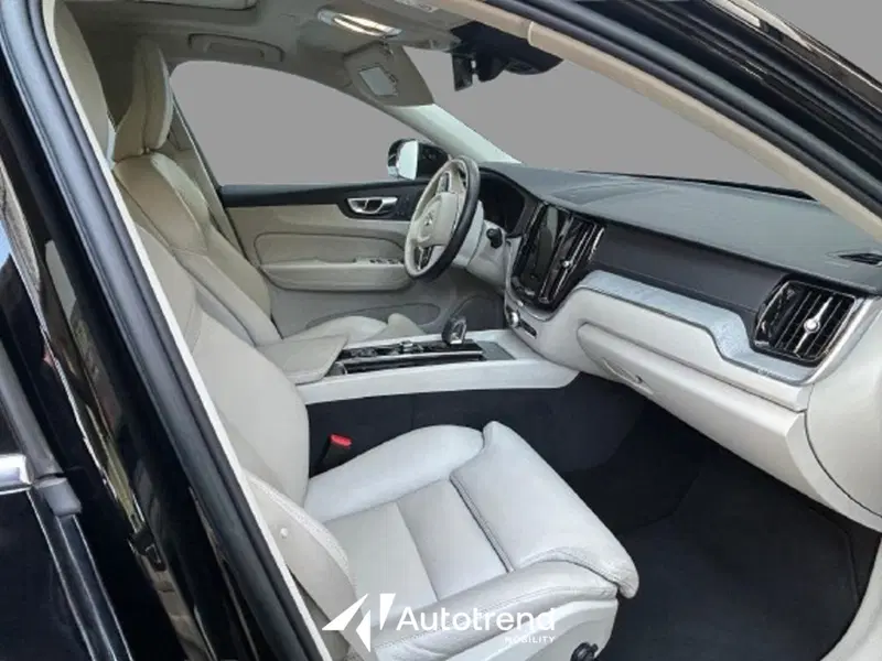 Volvo XC60 usata a Bari (16)
