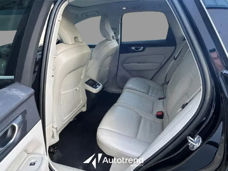 Volvo XC60 usata a Bari (8)