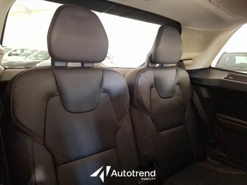 Volvo XC90 usata a Bari (11)