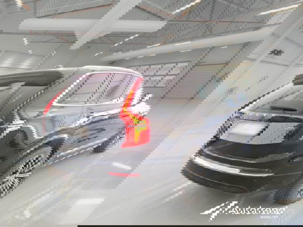 Volvo XC90 usata a Bari (14)