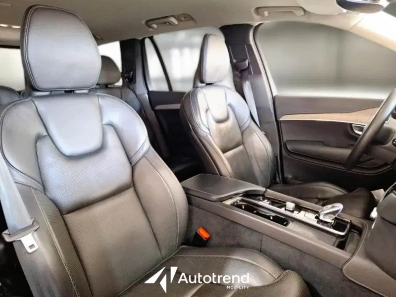 Volvo XC90 usata a Bari (7)