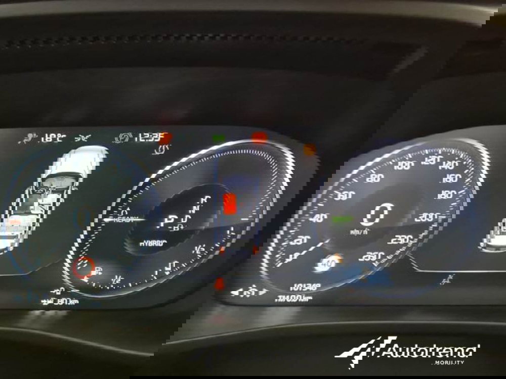 Volvo XC40 usata a Bari (10)