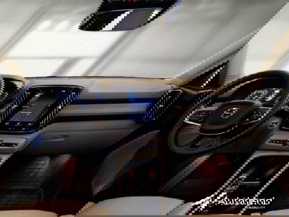 Volvo XC40 usata a Bari (9)