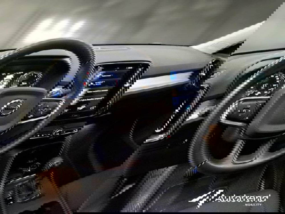 Volvo XC40 usata a Bari (17)