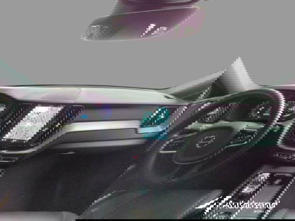 Volvo XC60 usata a Bari (16)