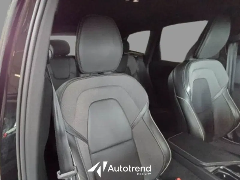 Volvo XC60 usata a Bari (6)
