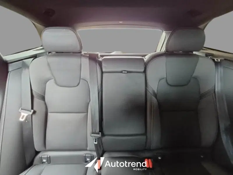 Volvo XC60 usata a Bari (8)
