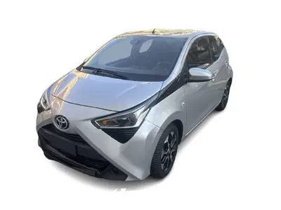 Toyota Aygo Connect 1.0 VVT-i 72 CV 5 porte x-fun del 2021 usata a Bari