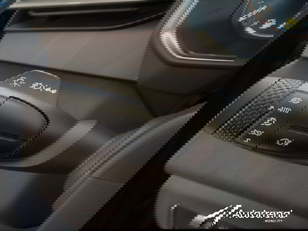 Lynk & Co 01 usata a Bari (12)