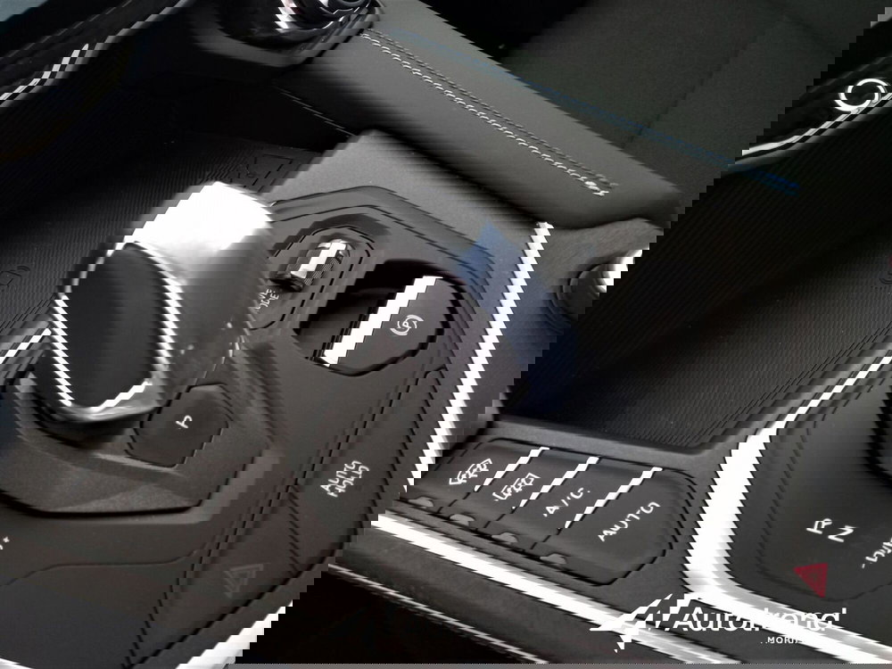 Lynk & Co 01 usata a Bari (16)