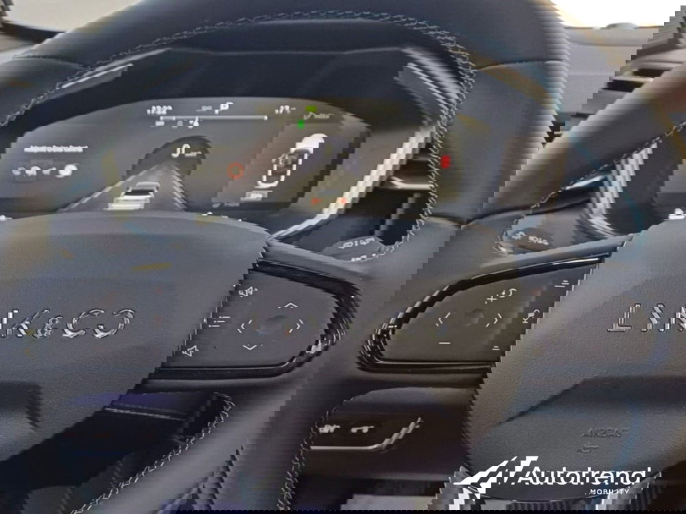 Lynk & Co 01 usata a Bari (9)