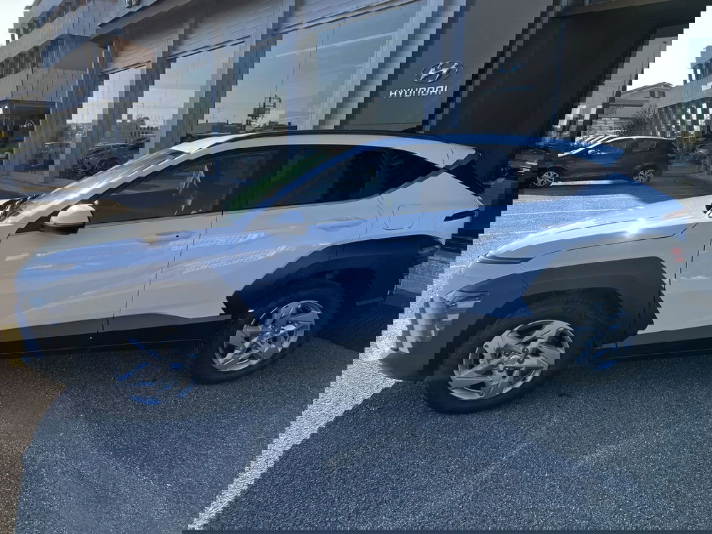 Hyundai Kona nuova a Vercelli (2)