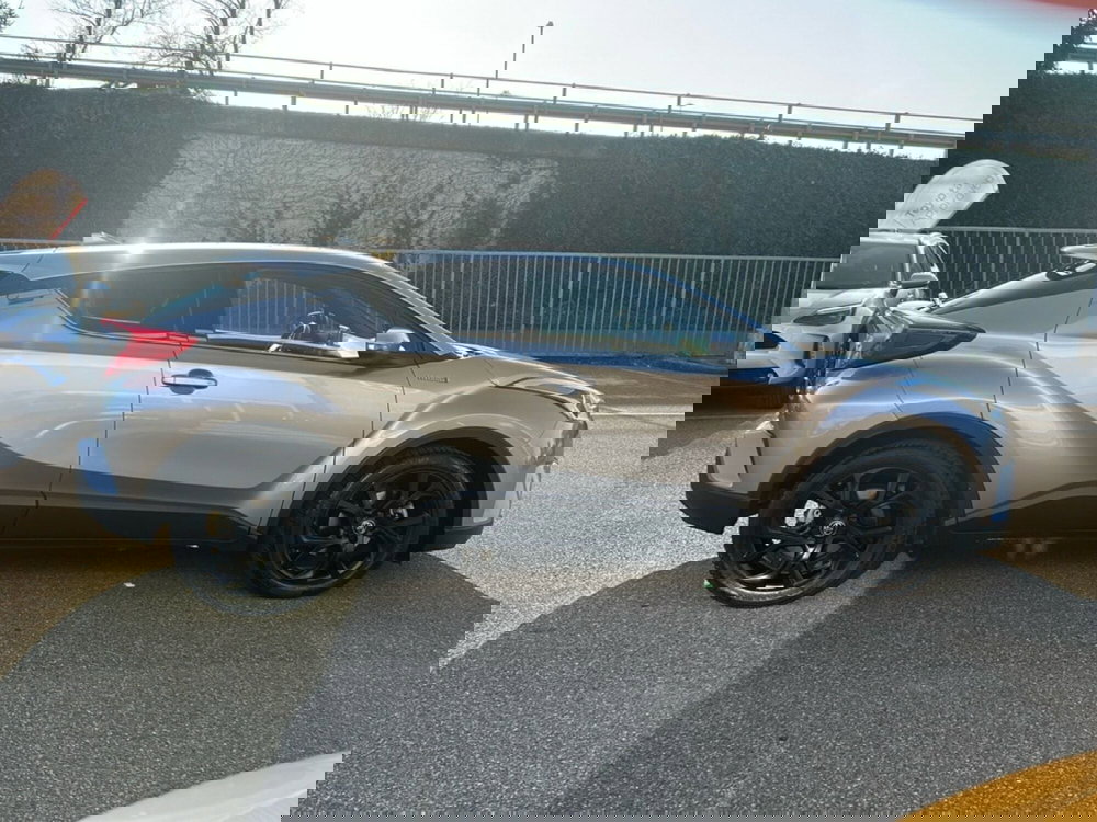 Toyota Toyota C-HR usata a Piacenza (8)
